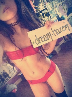 squirrelmolerevenge:  @dream-harem dare from a couple days ago, here’s that fan sign! 