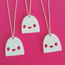 cute-otherkin-fashion:  happy ghost necklace บ 
