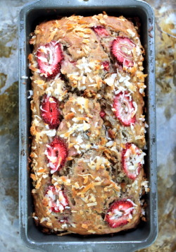 foodffs:  Strawberry Coconut Chia Seed Banana BreadFollow for