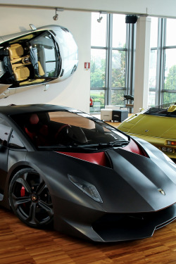 w-0nders:  Lamborghini [Credit: Countach fan] 