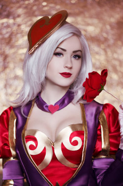 hotcosplaychicks:  Heartseeker Ashe by JokerLolibel Check out