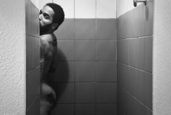 nakedcelebrity:  Lenny Kravitz   