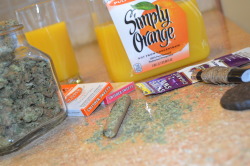 westcoaststoner420:  incredible-kush:  OJ & Blunts  