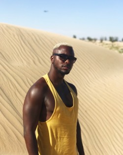 blackgayze:Pretend I’m in Dubai