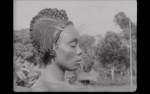 vintagecongo:  Stills from a colonial documentary about the Mangbetu people of Northeastern Congo   Forever stylin on em…