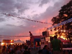 mintykat:   the sky at the nightmarket looked really cool a few