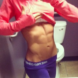 sexygymchicks:  @laurenritchison: #tbt to last November when