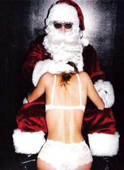 catiebriehart:  It’s fun trying to get off Santa’s Naughty