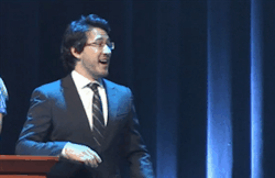 tinyblogtim:  Markiplier conducting the audience like a symphony orchestra.SXSW Gaming Awards 2015