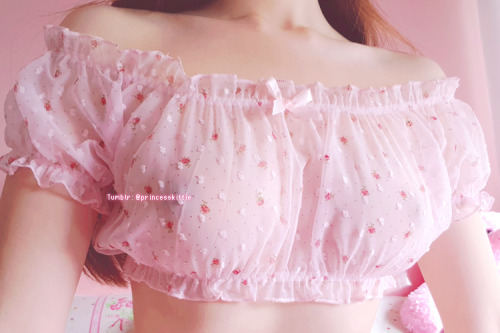 princesskittie: Feeling like a fairy in this mesh lingerie hehe~