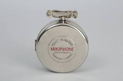 katy-l-wood: anyskin: “Mikiphone” - portable pocket gramophone.
