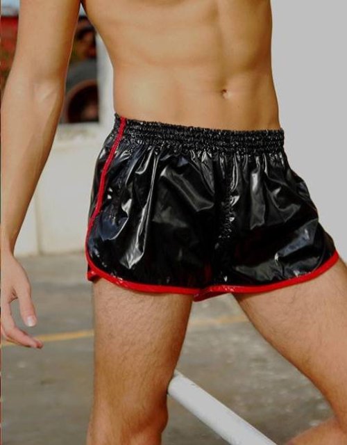 guysinshortshorts.tumblr.com/post/95873921835/