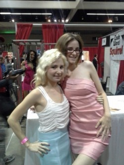 yippieskip:  With the lovely miss @odettedelacroix at @adultcon!