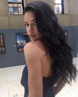 wowstyleee—model-beauty-celebs:   Adriana Lima 
