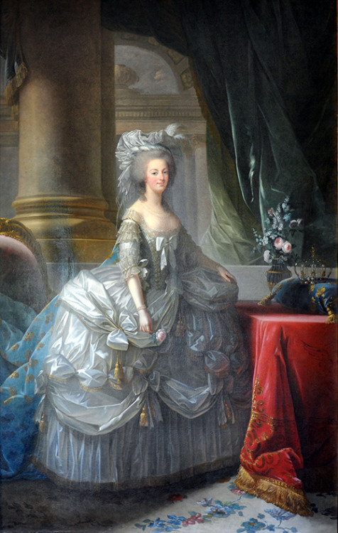 vivelareine:  A portrait of Marie Antoinette by Elisabeth VigÃ©e Le Brun, 1783. 