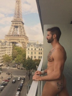 chelseabanker:  French hunk showing iff
