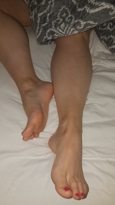 myprettywifesfeet:My pretty wifes beautiful sleeping feet.please