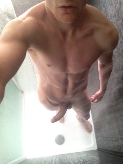 hungdudes:  jamiewillisbcfc submitted: Nice shower shot…. 