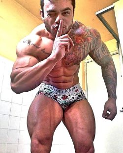 hotmensecretfolder:  @sergiooiank hot men secret folder