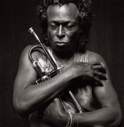 adreciclarte:  Miles Davis by Michel Comte 
