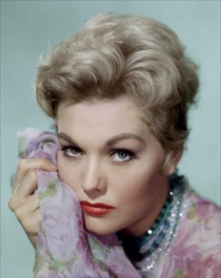 theniftyfifties:  Kim Novak 