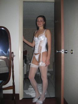 xxxbrides:  Real amateur newly-wed wives get naughty in their