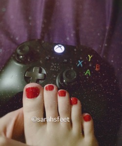 sarahsfeet:  While the wifi was down, I ended up playing some