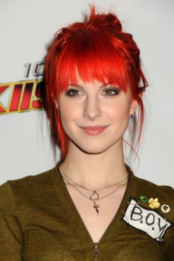 greenday-paramore:  Hayley <3 