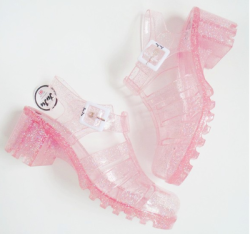 sweetsio:  jelly sandals // harajuku fashion  use the code “sweetsio”