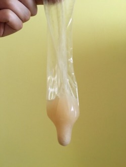 dallascondom:  Fan submitted!!! Very large load in a used condom!!!