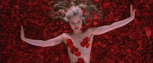 supermodelgif:â€œBut itâ€™s hard to stay mad, when thereâ€™s so much beauty in the world.â€  Mena  SÃ¼variÂ in American Beauty