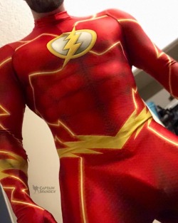 captnspandex:  Grant Gustin, eat yer heart out! 😎😆 . .