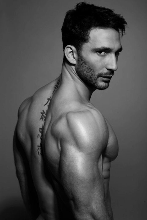 handsomeis:  Ben Noy, British fitness model.