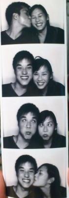 vingtdeux:  Photo-booth-mushy-couple-time at the Queen Victoria