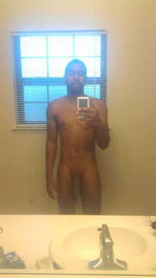 nudeselfshots-blackmen.tumblr.com/post/43634330541/