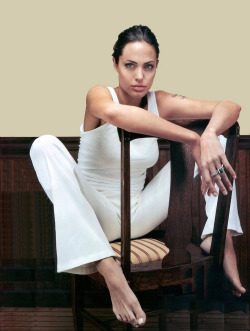 irina-irina-irina:  Angelina Jolie 