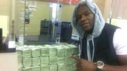 yunggangsta:  If youre having a bad day remember Floyd Mayweather
