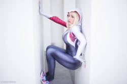 vividvivka:  So I love my Spider-Gwen cosplay, but I just saw