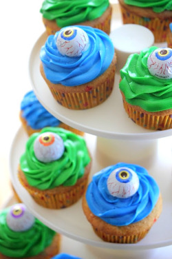 thecakebar:  Monster Cupcakes you can buy a bag of chocolate