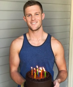 le-masculin:  Follow 🔥 le-masculin 🔥for more hotties !