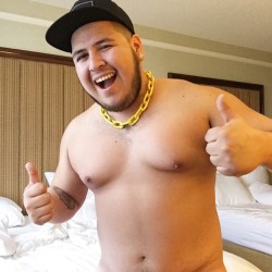 beefbearrito:  Who has two thumbs up and just had amazing sex?