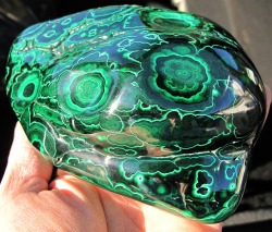setbabiesonfire:  ggeology:  Malachite  THIS IS WHY I LOVE MALACHITE