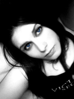 young-pretty-doomed:  What lovely blue eyes.  Fucking Gorgeous