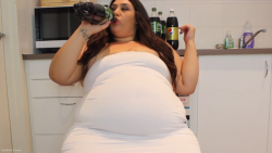 italian-belly:  Layla / stuffer31 