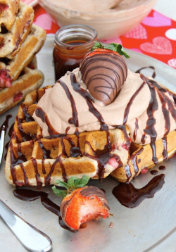 verticalfood:  Chocolate Covered Strawberry Waffles 