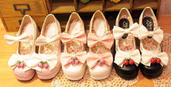 kawaiiconnection:  Sweet Lolita Strawberry Bell Shoes -  US อ.99Follow