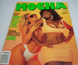 surra-de-bunda:  Ebony Ayes & Jeannie Pepper | Mocha Magazine