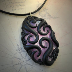 lindsaylately:  cthulhu-jewellery:My tentacled agate and labradorite