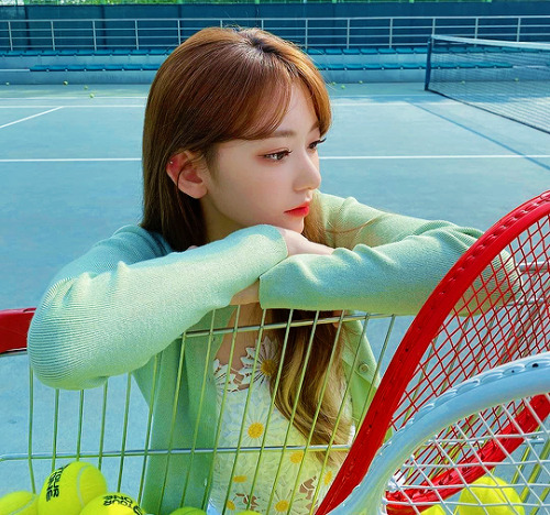 duckflyfly:   Kkura who is prettier than any flower on earth