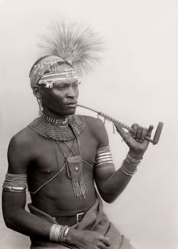 indigenouswisdom: Xhosa man. The Xhosa are an ethnic Bantu people